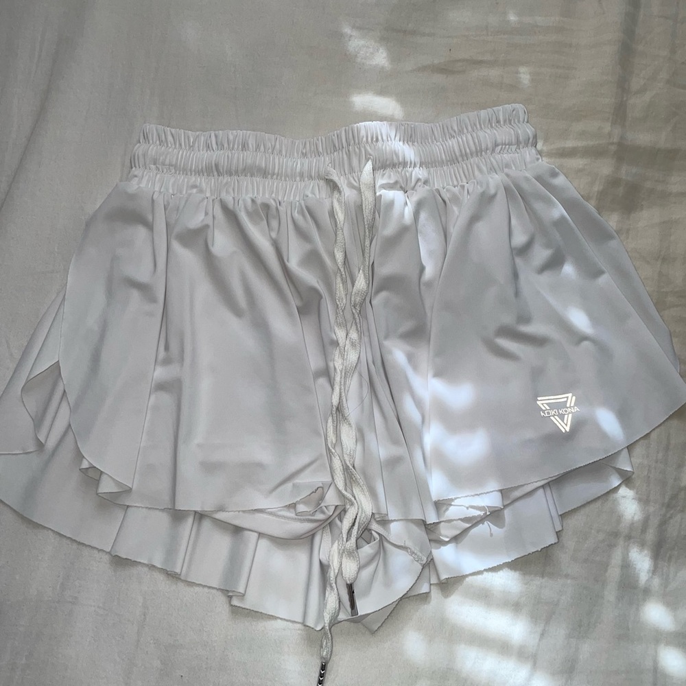 kieki kona white shorts
